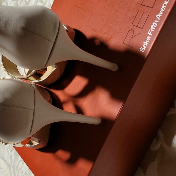 Shoes - Picture 3 of 4